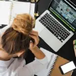 woman at computer stressed